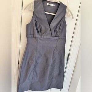 Tahari 100% Raw Silk Structured Sleeveless Sheeth Dress in Grey Purple size 6